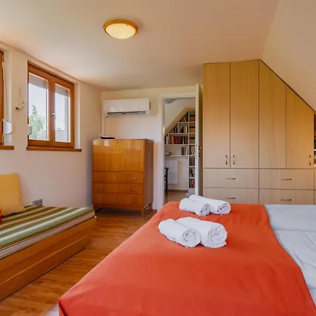 Clarissa By Interhome